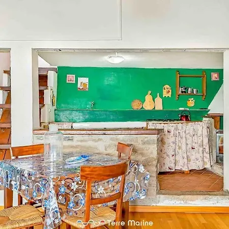 Casa Giulia, Trekking And Nature * Campiglia (Liguria)